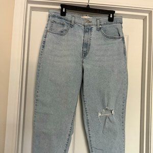 Levi’s High Waisted Mom Jeans Size 31x27